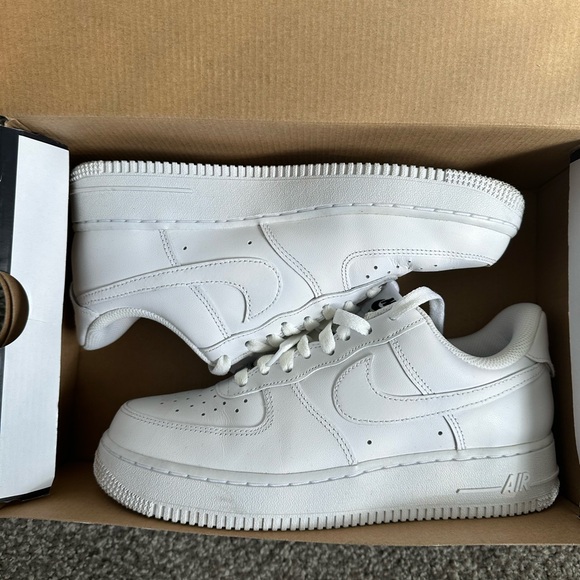 Air Force 1 Flyease - Picture 1 of 8